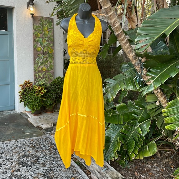 Crochet, asymmetric halter - Picture 6 of 7